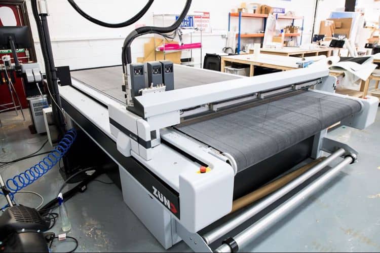 Zund G3 L-3200 Digital Cutter