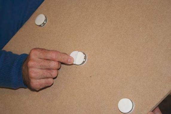 Poppit 3 big Poppit, the display fastener for quick and effective sign and display mounting