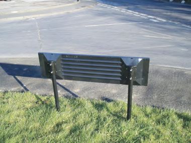 Robust and recyclable road signs with a tough polycarbonate and a patented clip