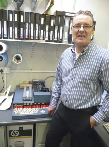 Mick Iley and the first Spandex Grafix 4B vinyl cutter.