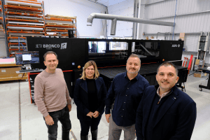 AgfaBronco FormatGraphics Dec24 Format Graphics becomes world’s first to install AGFA Jeti Bronco 3.2m print engine