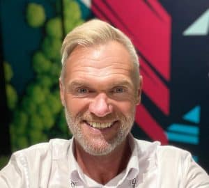 SignUpdate Nov Dec 2025 IA 1 Should you refurbish or replace?